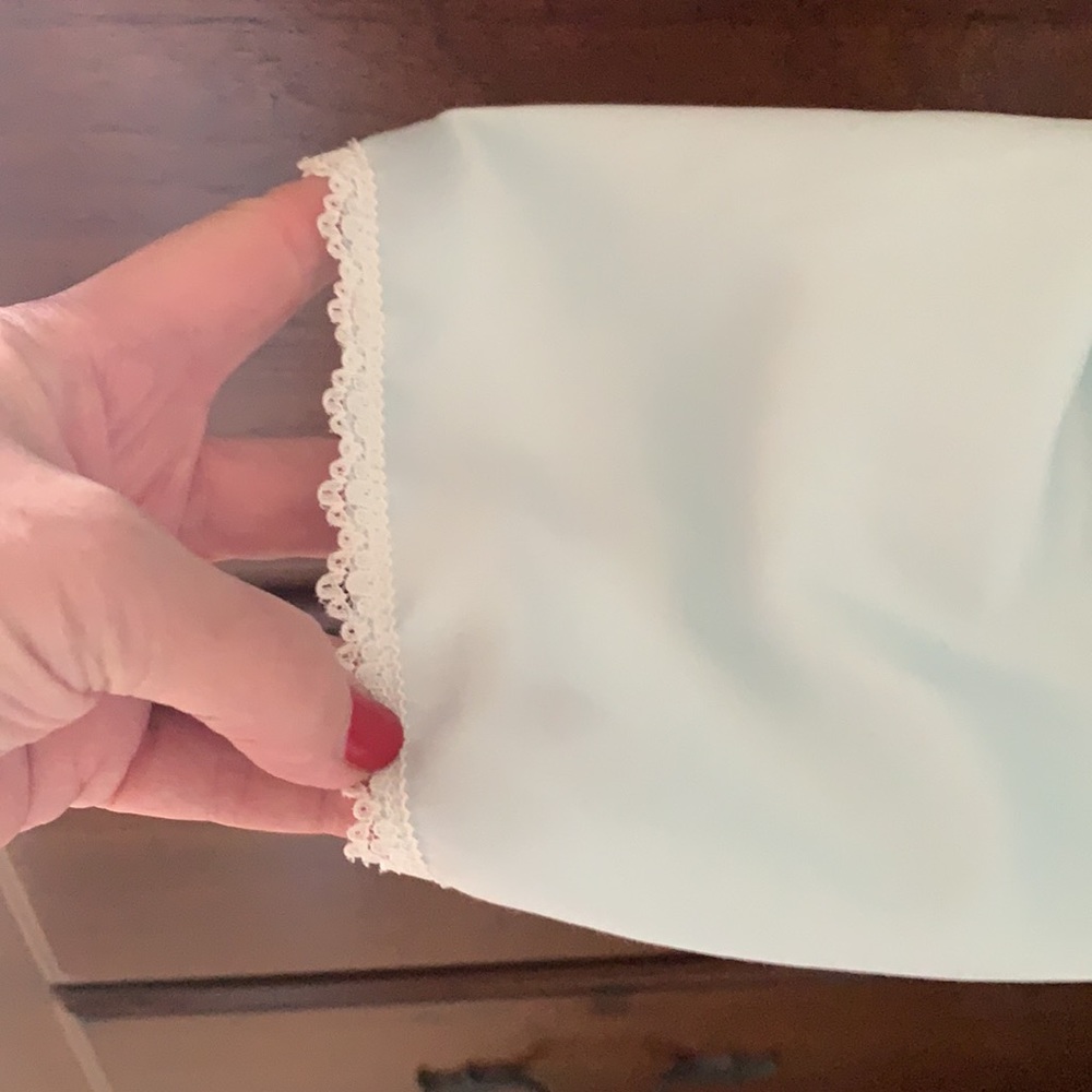 Miss Elaine long-sleeved silky nightgown. - Picture 7 of 13